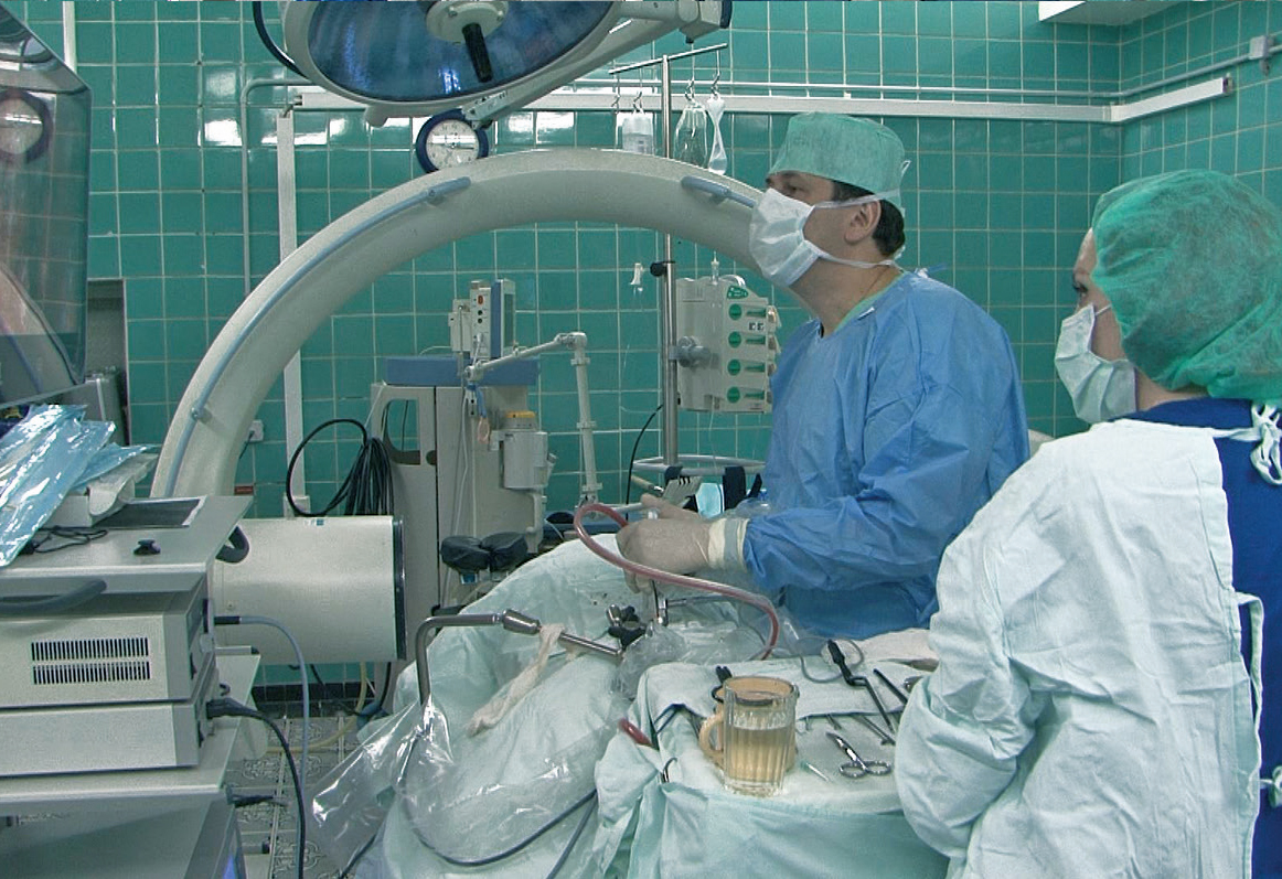 Нейрохирургия мозга в москве. Москва больница Бурденко нейрохирургия. Современная нейрохирургия.