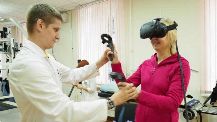 На Волоколамском шоссе восстанавливают после инсульта с помощью виртуальной реальности